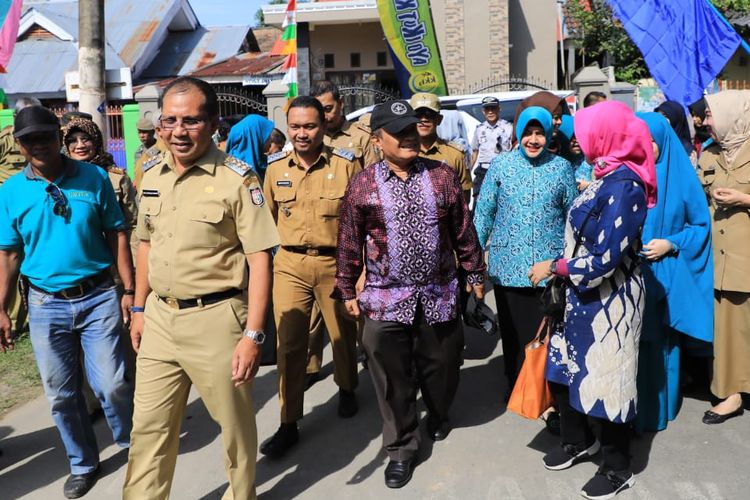 Wali Kota Makassar Mohammad Ramdhan Pomanto mengunjungi salah satu Kampung PKK KB di Makassar. 