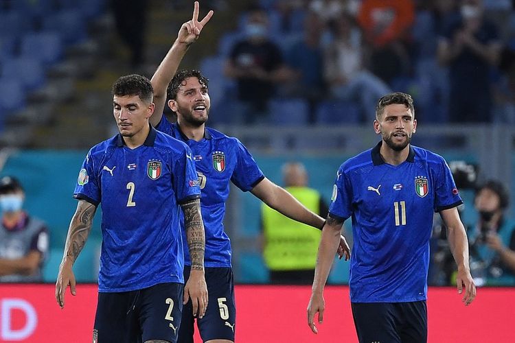 Gelandang Timnas Italia Manuel Locatelli merayakan gol keduanya atas Swiss pada laga Grup A Euro 2020 di Estadio Olimpico, Roma, pada Kamis (17/6/2021) dini hari WIB.