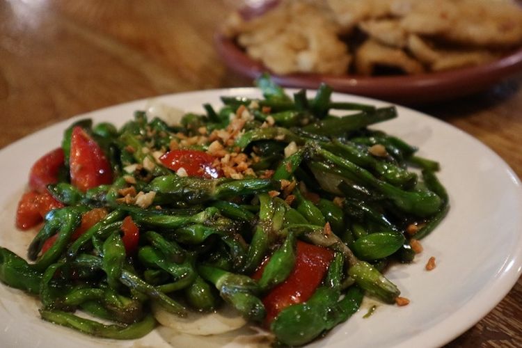 Tumis genjer dengan bumbu tauco dari Rumah Makan Tekko