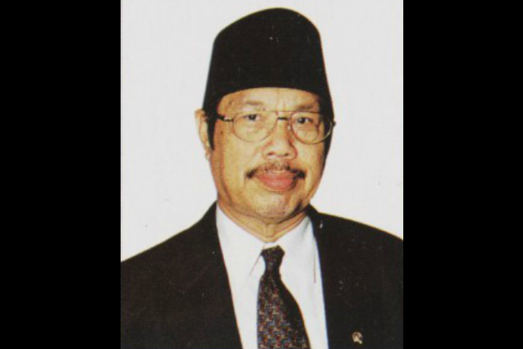 KH Muhammad Tolchah Hasan adalah Menteri Agama RI dalam Kabinet Persatuan Nasional (1999-2001).