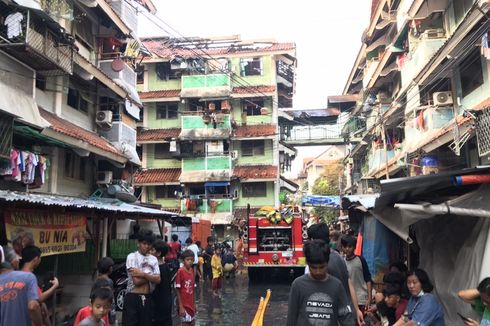 Satu Orang Terluka Saat 4 Unit Rusun Tanah Tinggi Dilanda Kebakaran