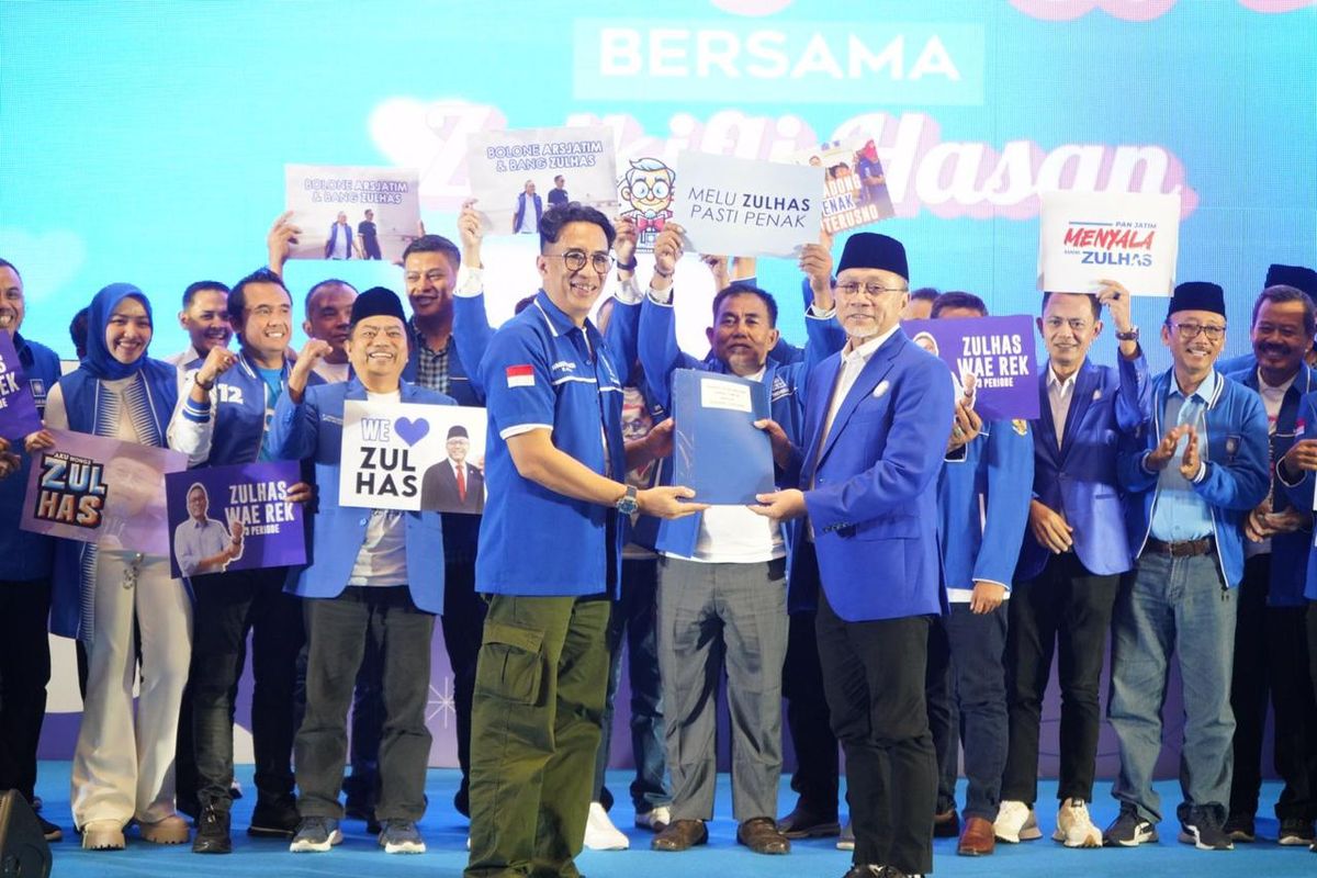 Ketua Dewan Pimpinan WIlayah (DPW) Partai Amnat Nasional (PAN) Jawa Timur Ahmad Rizki Sadig bersama 38 Ketua DPD PAN se-Jawa Timur menyatakan dukungan kepada Zulkifli Hasan untuk menjadi Ketua Umum (Ketum) PAN periode 2025-2030. Hal ini disampaikan Ahmad Rizki Sadig dalam Halal Bihalal dan Rapat Kordinsi Wilayah (Rakorwil) PAN Jawa Timur di Surabaya (30/4).
