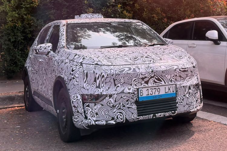 Mobil Kamuflase Tertangkap di BSD, Diduga VinFast VF 5 Facelift
