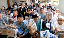 Dukung Pendidikan Inklusif, Garudafood Beri Beasiswa Santri Tunanetra hingga Anak Prasejahtera