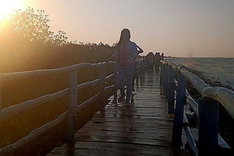 Pantai Rembat di Indramyu, Jawa Barat