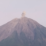 Gunung Semeru Erupsi Pagi Ini, Semburkan Abu Vulkanik 700 Meter ke Utara