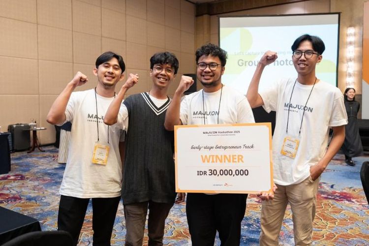 Tim pemenang kategori Early-Stage Entrepreneur Track 8 November 2025 MAJU:ON Hackathon 2025. 