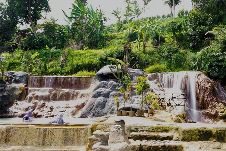 Curug Cipanas Nagrak.