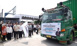 Lepas Ekspor Furnitur Senilai 70.000 Dollar AS, Mendag Budi: UMKM Harus Berani Inovasi dan Siap Adaptasi