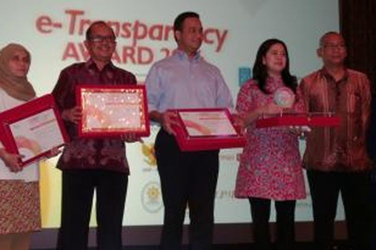 Paramadina Public Policy Institute (PPPI) memberikan penghargaan bagi sejumlah kementerian yang dianggap paling transparan soal informasi anggaran, Kamis (20/11/2014). Komisi Pemberantasan Korupsi berada di urutan pertama.