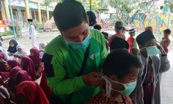 Minimalkan Dampak Buruk Kebakaran Hutan di Riau, Dompet Dhuafa Bagikan Masker