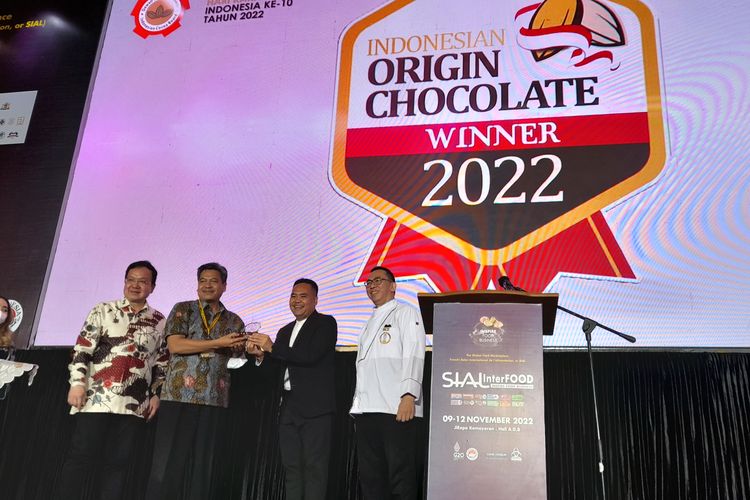 Junglegold, produsen olahan cokelat asal Bali menjadi juara lomba Bean to Bar cokelat Indonesia. 