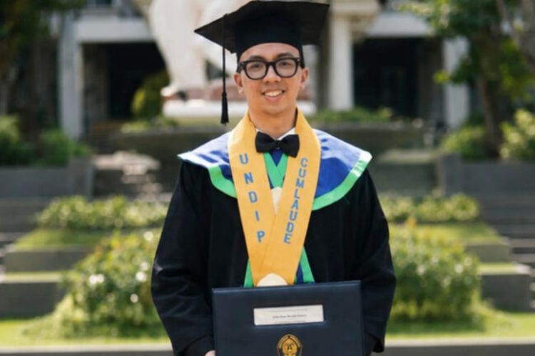 Lulusan Kedokteran, Aqsa Aufa Berhasil Lulus S2 Undip IPK 4,00 di Usia 22 Tahun