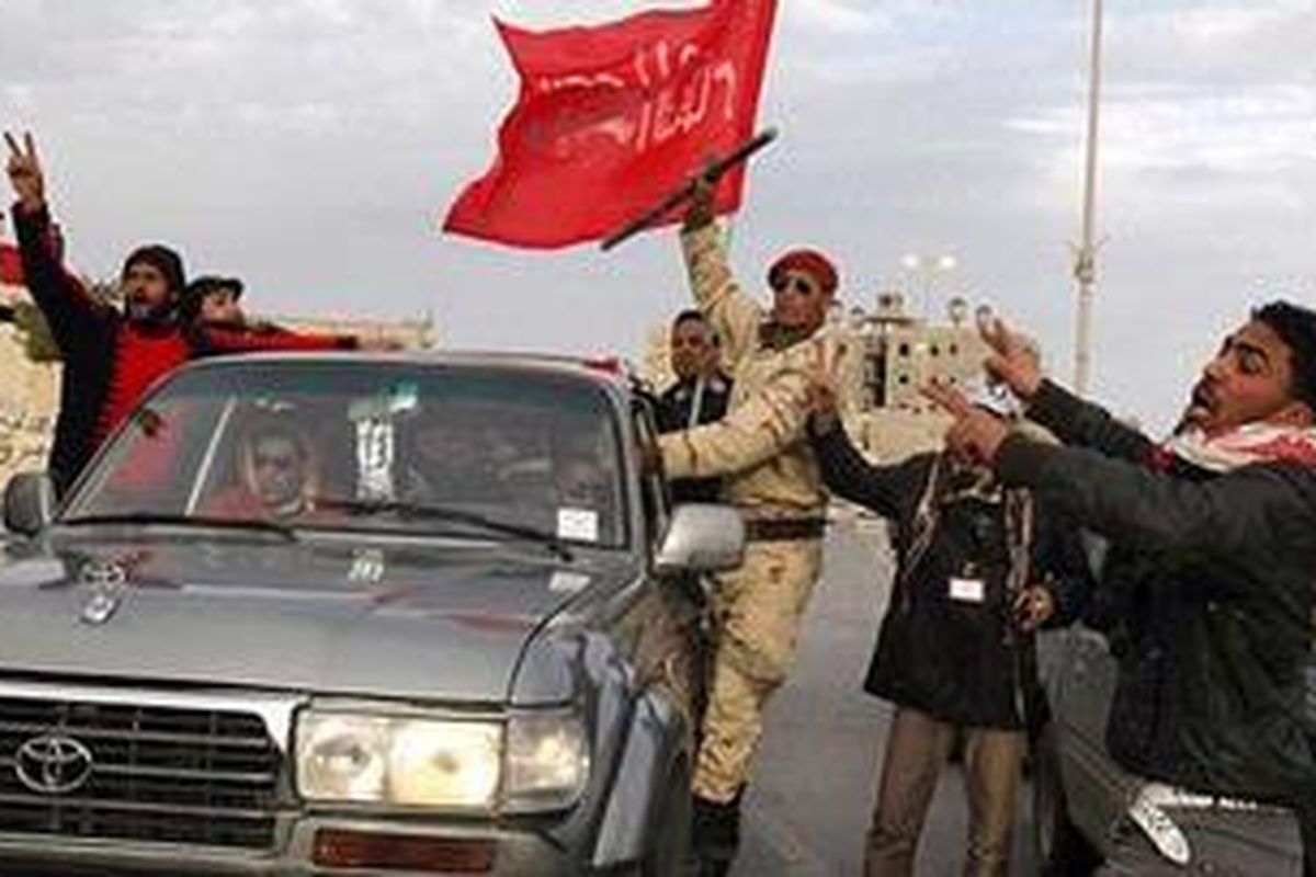 Para tentara di kota Tobruk di Libya bagian timur mengatakan, mereka tidak lagi mendukung Khadafy.  