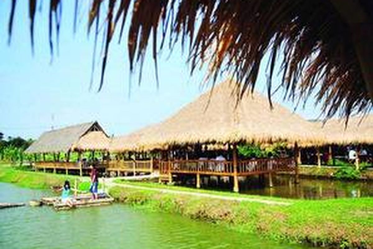 Gubuk tempat menyantap hidangan di Gubug Makan Mang Engking, Kecamatan Minggir, Kabupaten Sleman, DI Yogyakarta.
