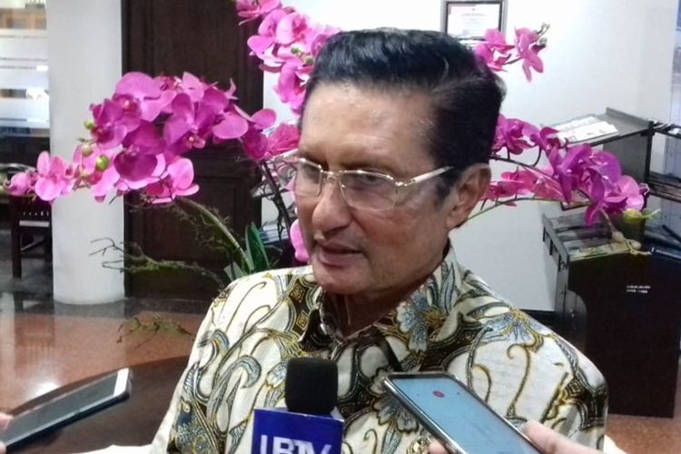 Wakil Ketua MPR RI, Fadel Muhammad saat diwawancara di Gedung Rektorat Universitas Brawijaya (UB) Kota Malang, Senin (28/10/2019).