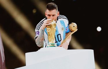 Lionel Messi jadi pemain dengan trofi terbanyak.