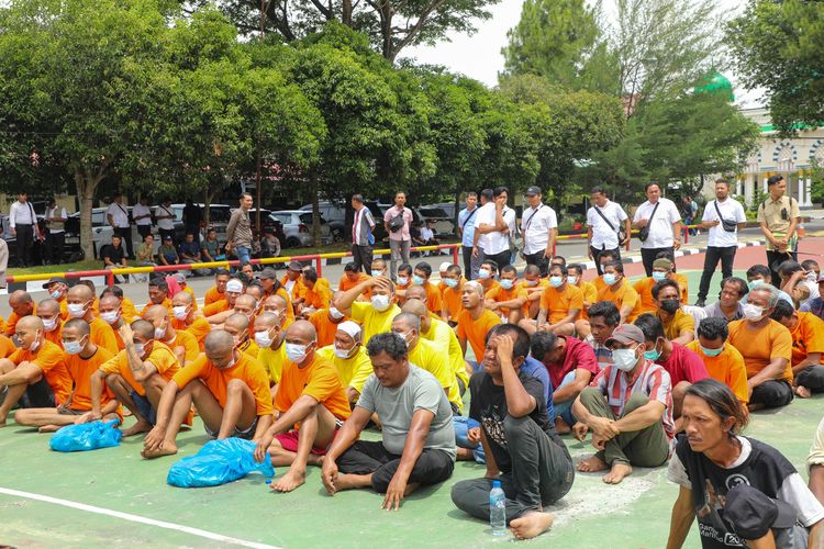 Polda Sumut saat memaparkan pengungkapan kasus 1.130 preman, Kamis (15/5/2205).  