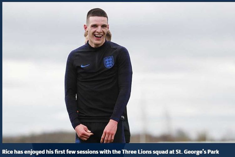 Gelandang timnas Inggris, Declan Rice, beraksi pada sebuah sesi latihan di St Georges Park, Staffordshire, Inggris.