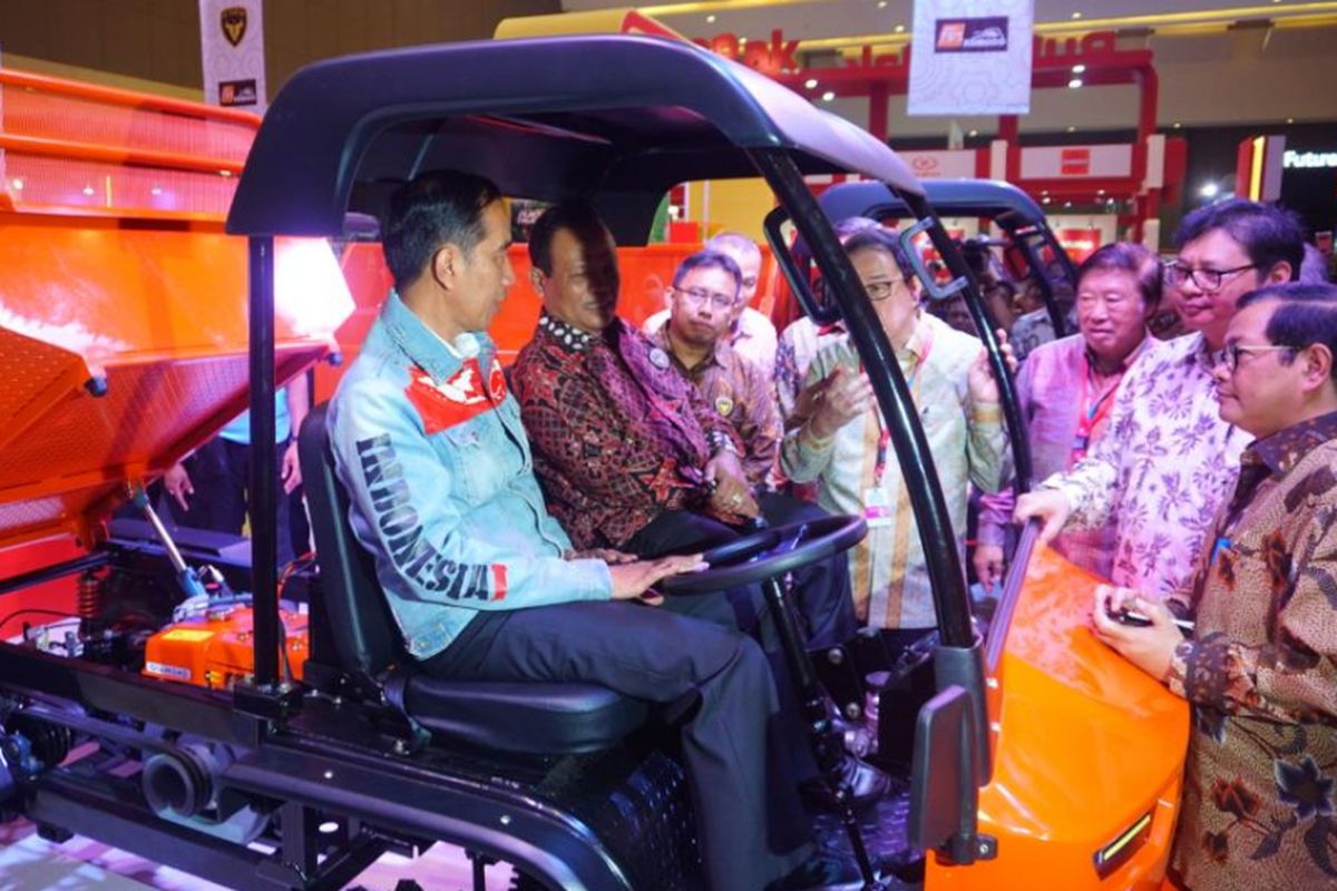 Jokowi jajal Alat Multiguna Perdesaan di IIMS 2018