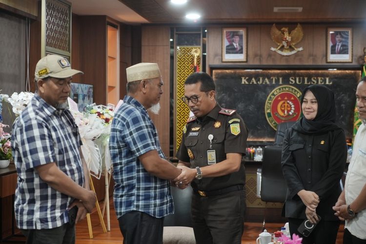 Pemprov Sulsel Batalkan Pemecatan Guru Rasnal dan Abdul Muis, Sekda: Ibarat SPBU Mulai dari Nol...