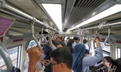 PNS hingga Honorer Pemprov DKI Gratis Naik LRT Kelapa Gading-Manggarai