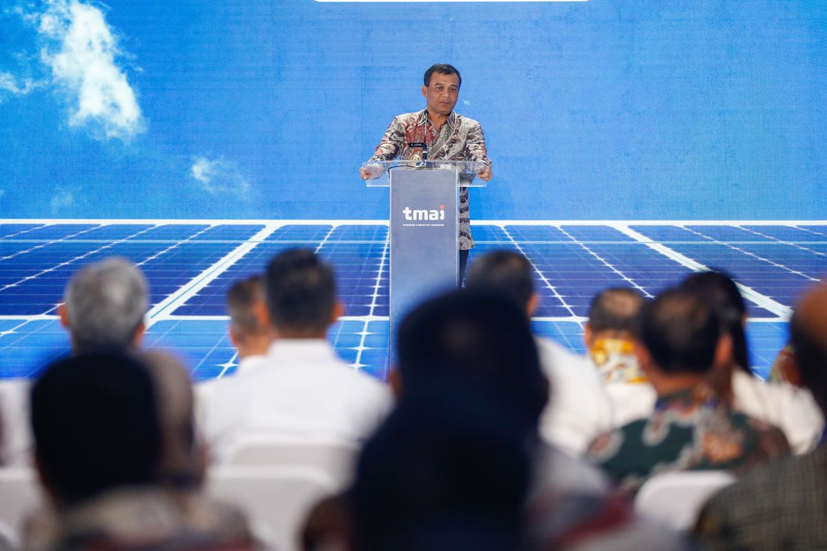 Gubernur Jateng Ahmad Luthfi saat memberikan sambutan dalam acara pembukaan pabrik panel surya PT Trina Mas Agra Indonesia (TMAI) di Kawasan Industri Kendal (KIK), Kamis (19/6/2025).
