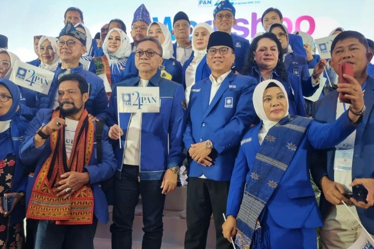Ketua Umum Partai Amanat Nasional (PAN) Zulkifli Hasan saat membuka rakersnas PAN 2022 di The Ritz Carlton, SCBD, Jakarta, Sabtu (27/8/2022).