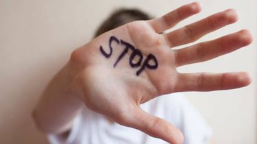 Kronologi Penganiayaan Anak Balita oleh Pacar Ibunya di Hotel Karawang