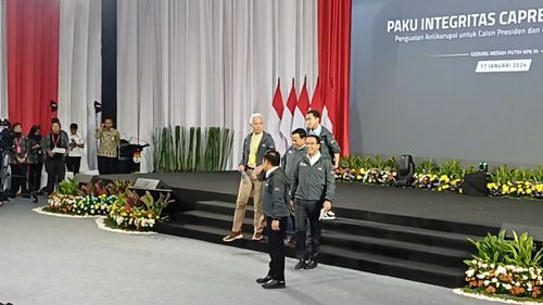 Momen Anies, Prabowo, dan Ganjar Guyub Saat Turun dari Panggung Acara KPK