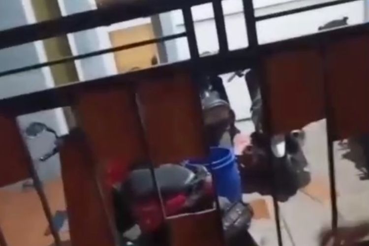 Rumah Polisi di Karawang Diserang, Pelaku Kabur usai Warga Datang Menolong