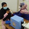 Momen Ibu Hamil Semringah Ikut Vaksinasi yang Digelar Kompas Gramedia di Gresik