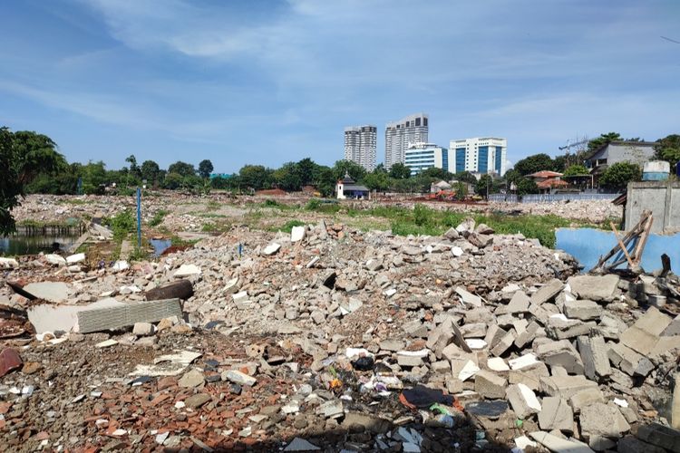 Kondisi lahan yang direncanakan bakal dibuat waduk Lebak Bulus. Lokasi itu berada di Lebak Bulus V, Cilandak Barat, Cilandak, Jakarta Selatan.