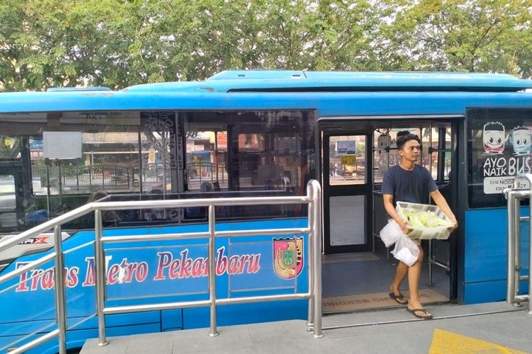 Angkutan umum di Kota Pekanbaru yakni Trans Metro Pekanbaru