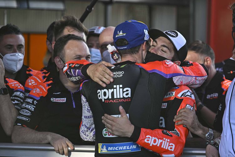 Aleix Espargaro dan Maverick Vinales start dari barisan pertama dan kedua pada MotoGP Argentina 2022