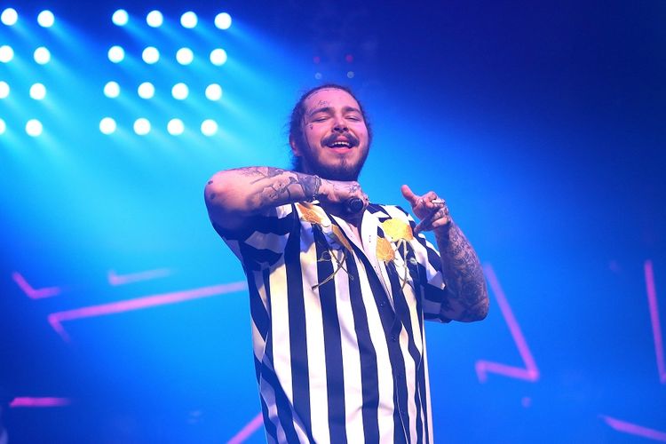 Rapper asal Amerika Serika Post Malone tampil di pesta Billboard Music Awards Hakkasan Nightclub yang diadakan Security Benefit di MGM Grand Hotel & Casino, Las Vegas, pada 20 Mei 2018. 