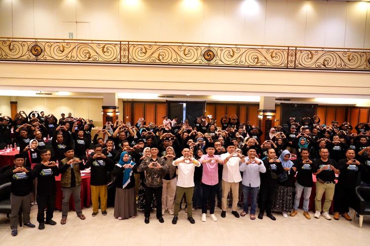 Rivqy Abdul Halim, anak dari Mendes deklarasi mendukung paslon Fawait-Djoko di Pilkada Jember 