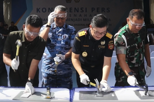 Puluhan iPhone Sitaan Bea Cukai Dihancurkan dan Dipotong Pakai Gerinda