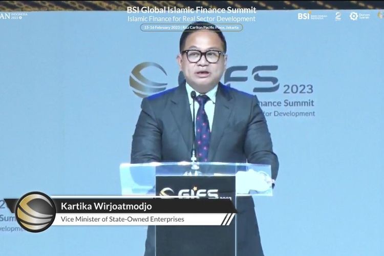 Wakil Menteri BUMN II Kartika Wirjoatmodjo saat acara BSI Global Islamic Finance Summit 2023, Rabu (15/2/2023).