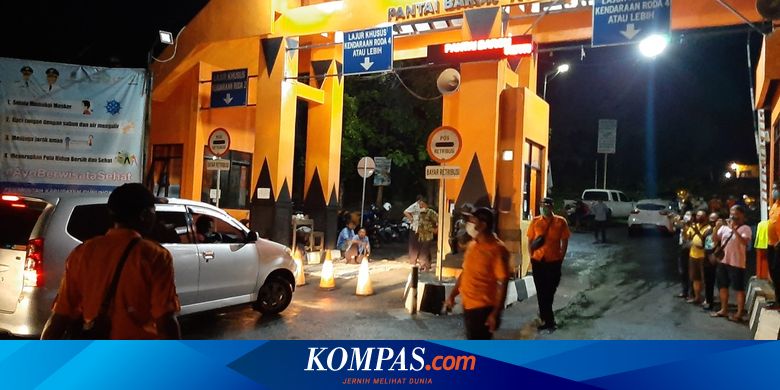 Ratusan Wisatawan Nekat ke Pantai Gunungkidul yang Tutup, Alasannya Bosan - Vimarsana News