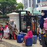 Bawa Jeriken Kosong, Puluhan Warga Muara Angke Kirim Surat ke Anies Minta Layanan Air Minum