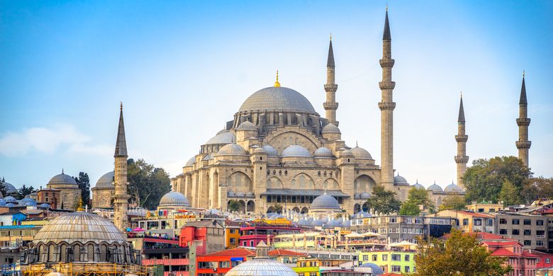 Panorama Istanbul, terlihat juga Masjid Suleymaniye, Turki. 