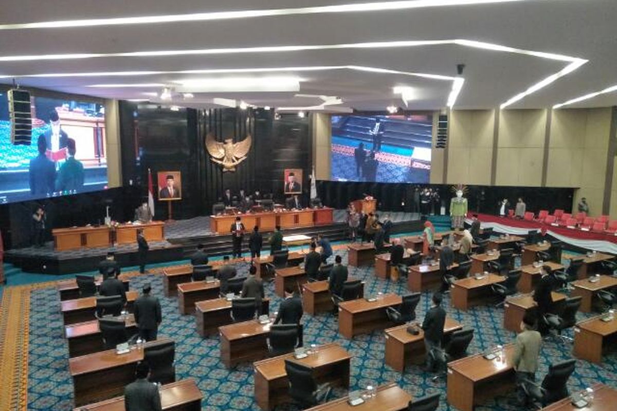 Rapat Paripurna PAW Pengucapan Sumah atau Janji Politisi Partai Keadilan Sejahtera (PKS) Suhud Alynudin sebagai Pengganti Antar Waktu (PAW) Anggota DPRD DKI Periode 2019-2024