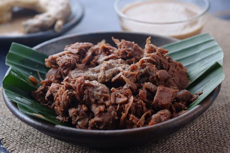 Ilustrasi gudeg nangka untuk menu makan siang.