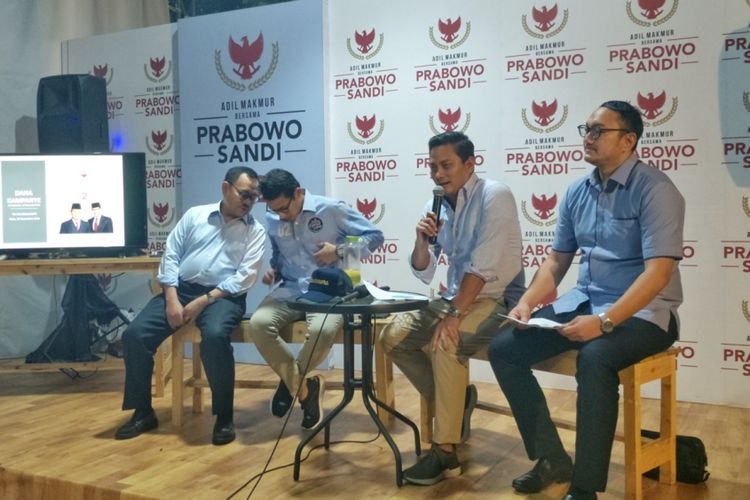 Bendahara BPN Thomas Djiwandono saat memberikan keterangan di media center pasangan Prabowo-Sandiaga, Jalan Sriwijaya, Jakarta Selatan, Rabu (28/11/2018).