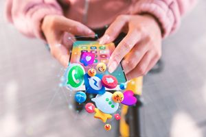Parpol Berburu Influencer, Seberapa Efektif Memperbesar Ceruk Suara? 
