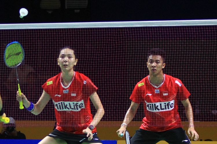 Ganda campuran Indonesia Dejan Ferdinansyah/Gloria Emanuella Widjaja saat Indonesia Masters 2022 di Platinum Arena Araya Kota Malang, Jumat (21/10/2022) siang. Artikel ini berisi hasil Malaysia Open 2023 yang mempertemukan Dejan/Gloria melawan wakil China, Zheng Si Wei/Huang Ya Qiong.