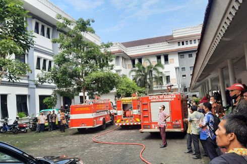 Ruangan di Kompleks Kantor Bupati Purworejo Terbakar, Pegawai Sempat Berhamburan Kelura Gedung