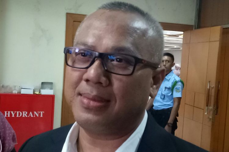 Ketua KPU Arief Budiman di Kompleks Parlemen, Senayan, Jakarta