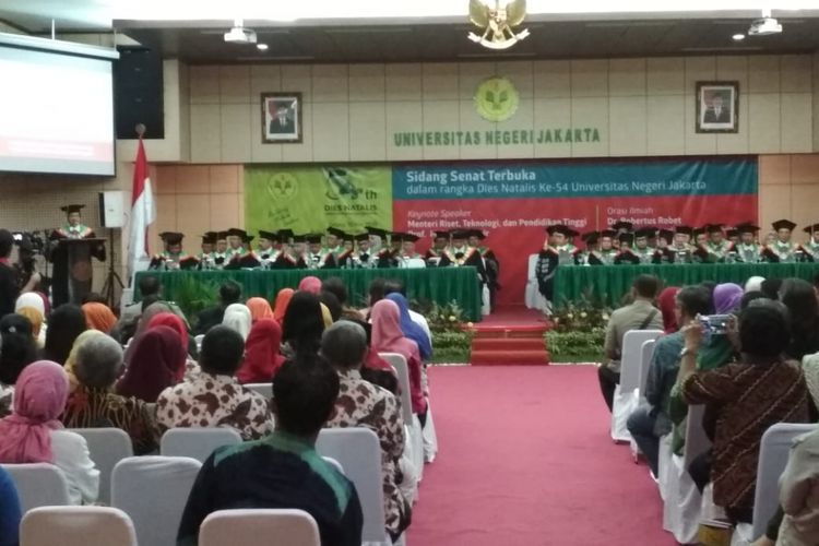 Sidang Senat Terbuka dalam rangka Dies Natalis UNJ ke-54 (15/5/2018)